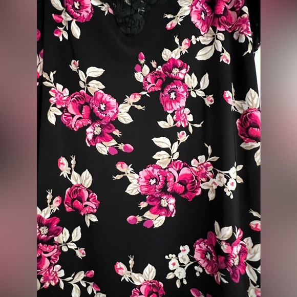 WHBM - Floral Cami With Lace - Size Medium - Picture 6 of 8